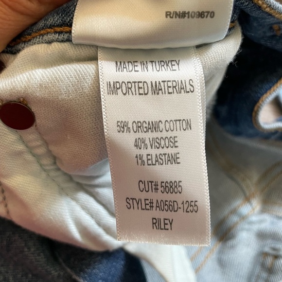 Agolde Blue Ankle & Cropped Jeans - Picture 11 of 11